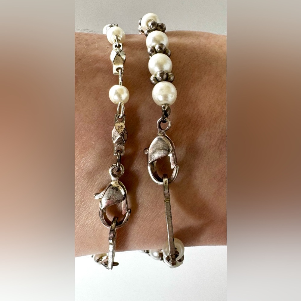 Lot of 2 Vintage Signed Napier Silver-time & Faux Pearl Bracelets #1120 - Picture 2 of 9